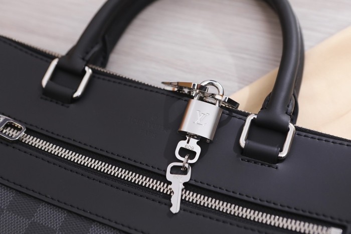 handbag Louis Vuitton N48260 size 37*28*6