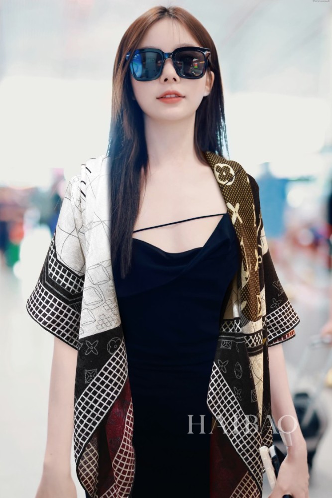 Streetwear Scarf LV 326013 SIZE:140*140cm