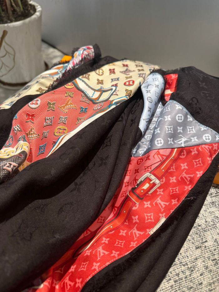 Streetwear Scarf LV 325981 SIZE:140*140cm