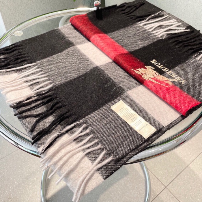 Streetwear Scarf BURBERRY 325963