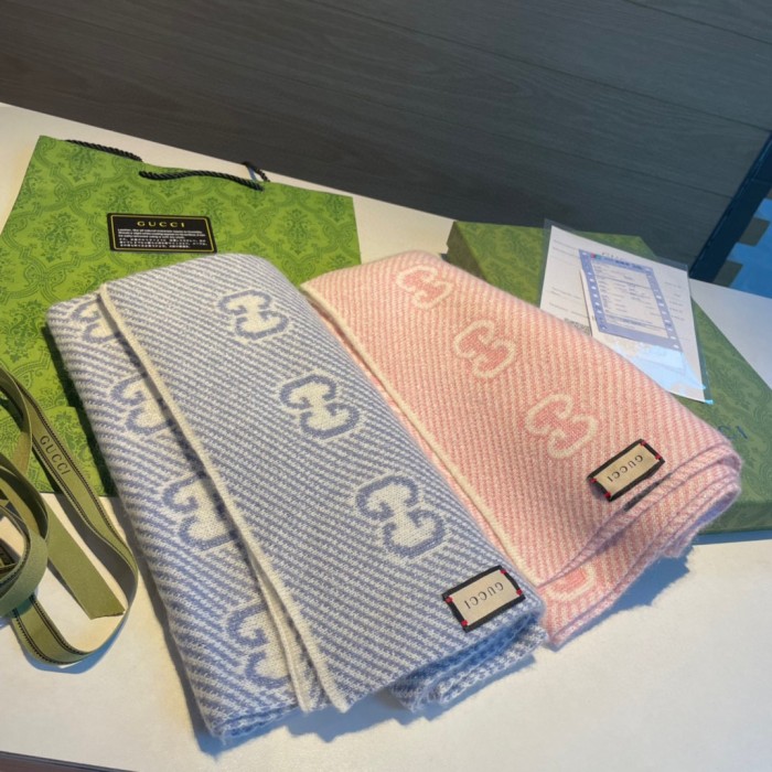 Streetwear Scarf GUCCI 326002