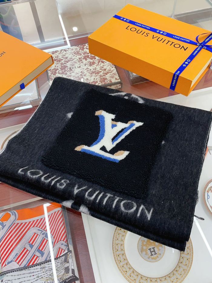 Streetwear Scarf LV 326053 SIZE:45*200cm