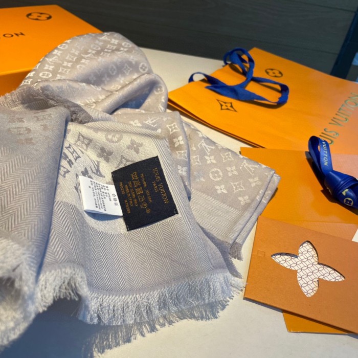 Streetwear Scarf LV 326009 SIZE:120cm*120cm