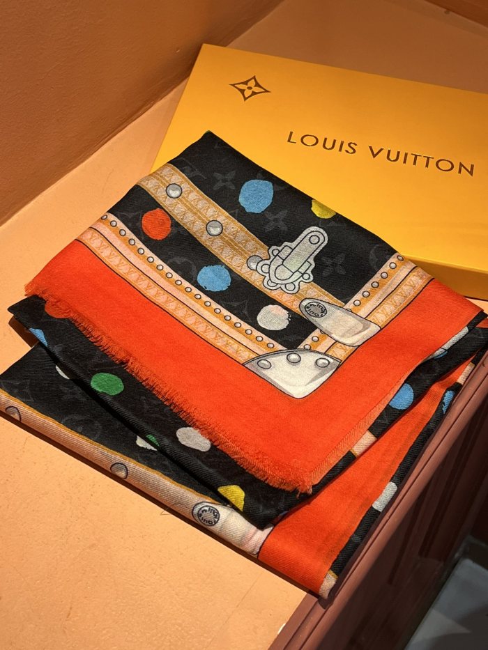 Streetwear Scarf LV 325901 SIZE:100*200cm