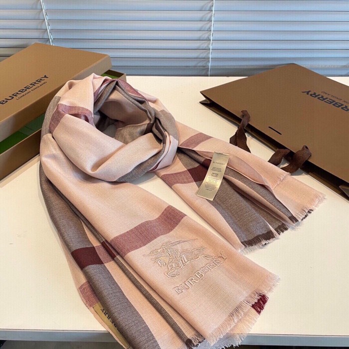 Streetwear Scarf BURBERRY 325939 size：70*200cm