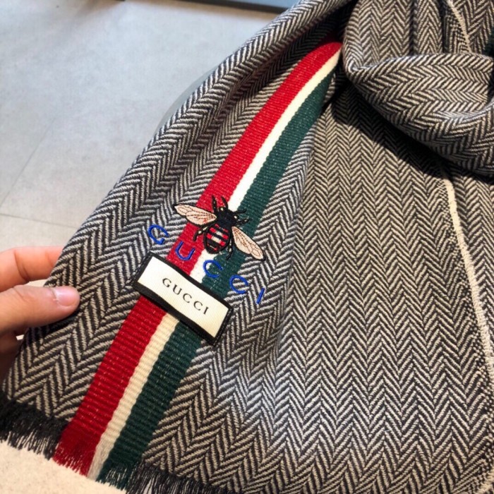 Streetwear Scarf GUCCI 325936 SIZE:70x200cm