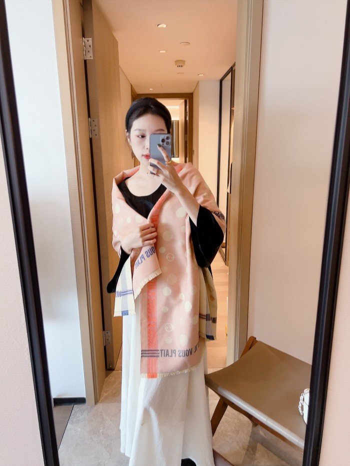 Streetwear Scarf GUCCI 325876