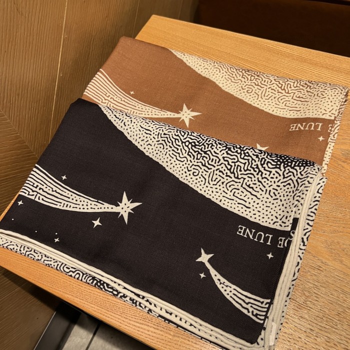 Streetwear Scarf Hermes 325915 SIZE:135*135cm