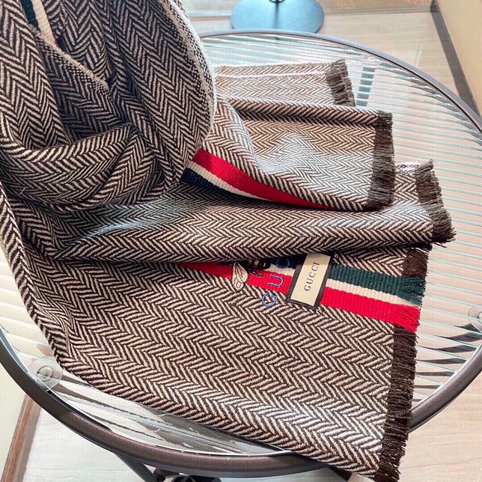 Streetwear Scarf GUCCI 325935 SIZE:70x200cm