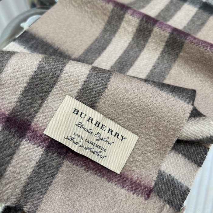 Streetwear Scarf BURBERRY 325921 size：138*20cm