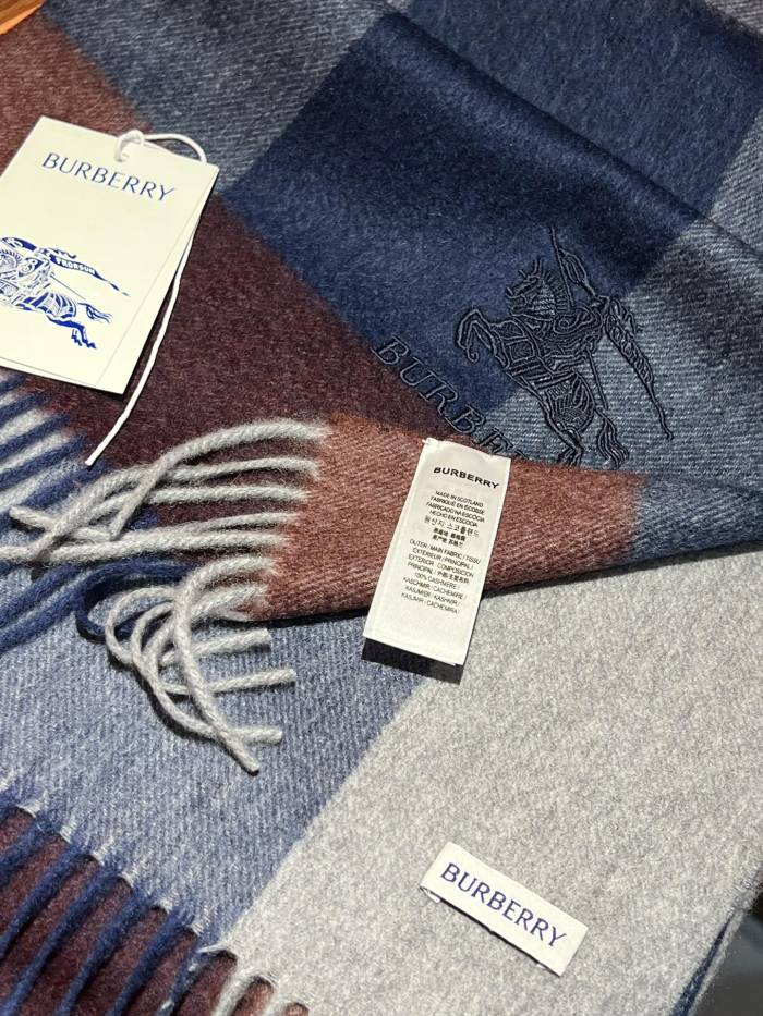 Streetwear Scarf BURBERRY 325891 size：32*180 cm