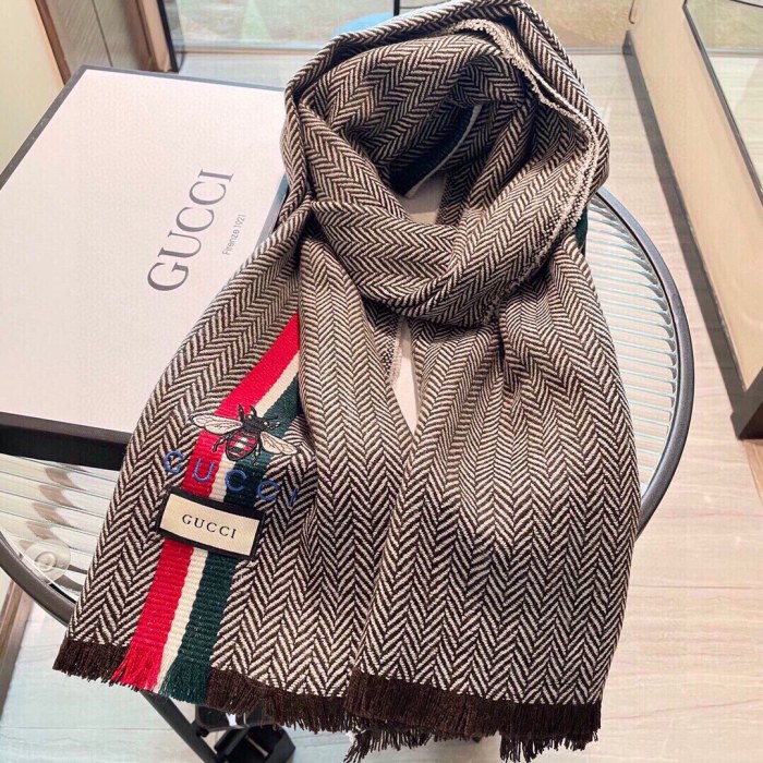 Streetwear Scarf GUCCI 325935 SIZE:70x200cm