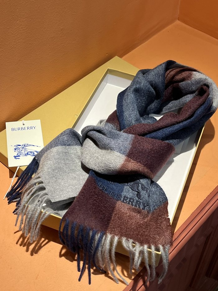 Streetwear Scarf BURBERRY 325891 size：32*180 cm
