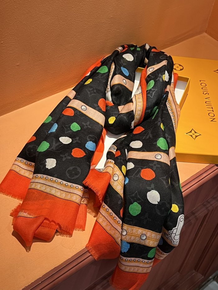 Streetwear Scarf LV 325901 SIZE:100*200cm