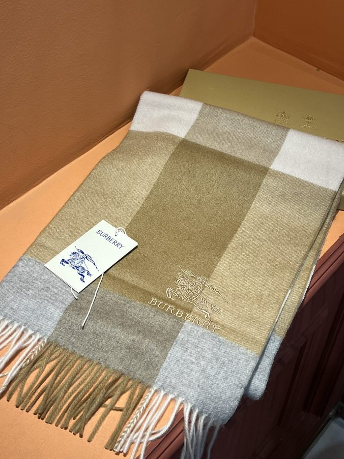 Streetwear Scarf BURBERRY 325889 size：32*180 cm