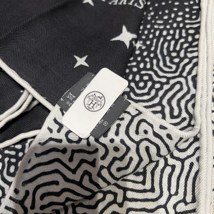 Streetwear Scarf Hermes 325916 SIZE:135*135cm