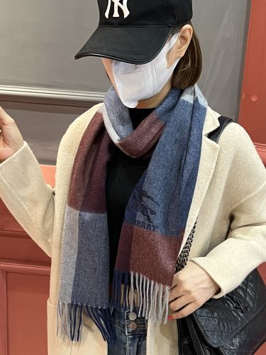 Streetwear Scarf BURBERRY 325891 size：32*180 cm