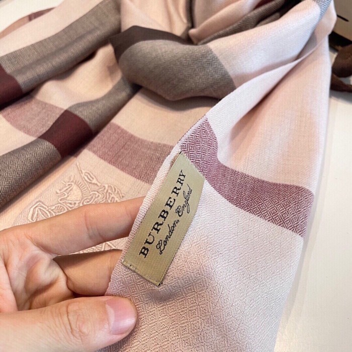 Streetwear Scarf BURBERRY 325939 size：70*200cm