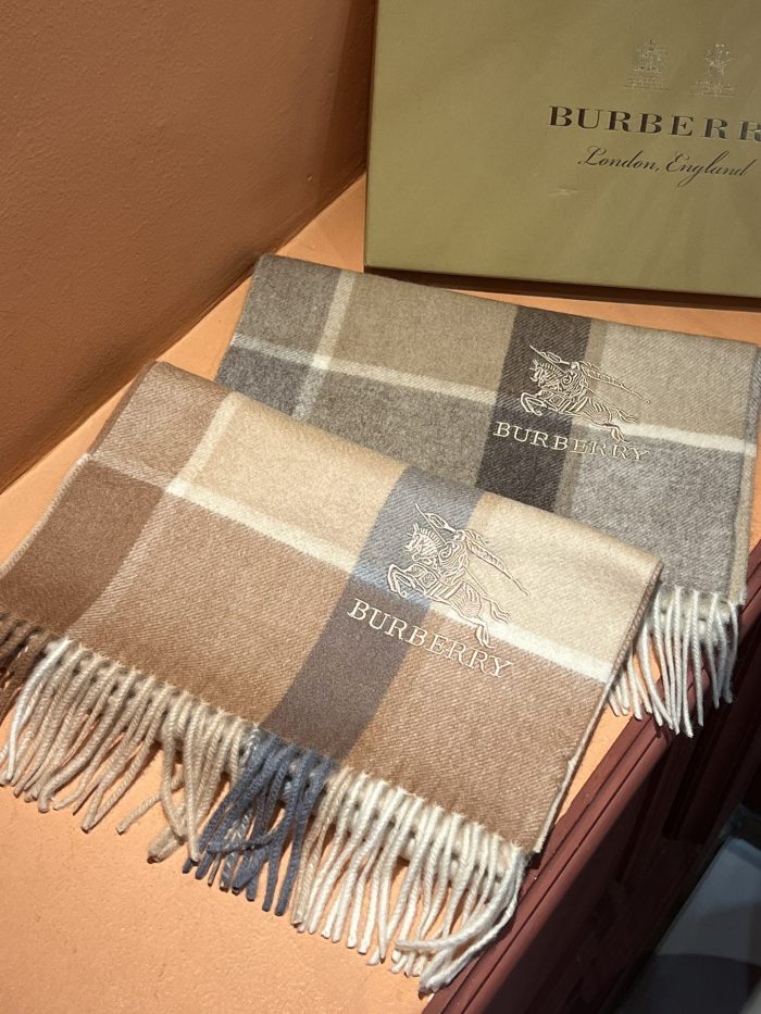 Streetwear Scarf BURBERRY 325887 size：32*180 cm