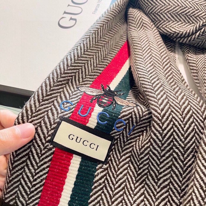 Streetwear Scarf GUCCI 325935 SIZE:70x200cm