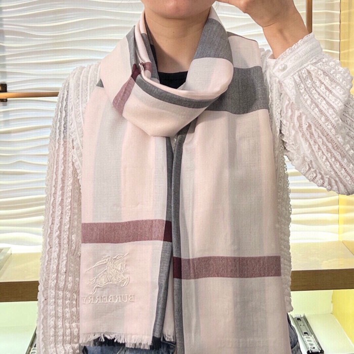 Streetwear Scarf BURBERRY 325938 size：70*200cm