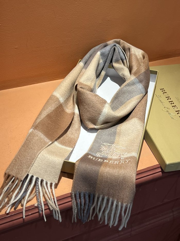 Streetwear Scarf BURBERRY 325886 size：32*180 cm