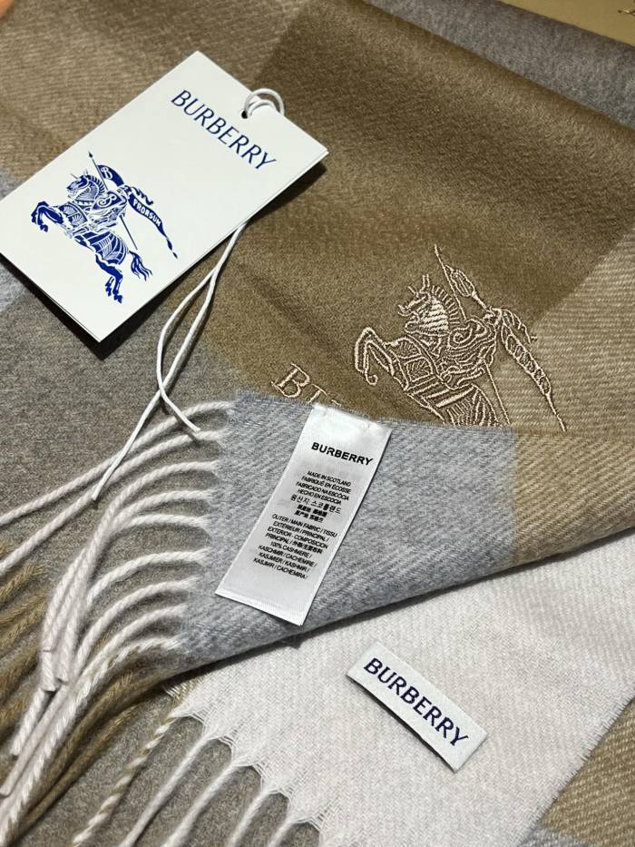 Streetwear Scarf BURBERRY 325889 size：32*180 cm