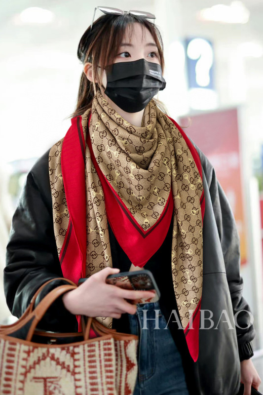 Streetwear Scarf GUCCI 325685 SIZE:140*140cm