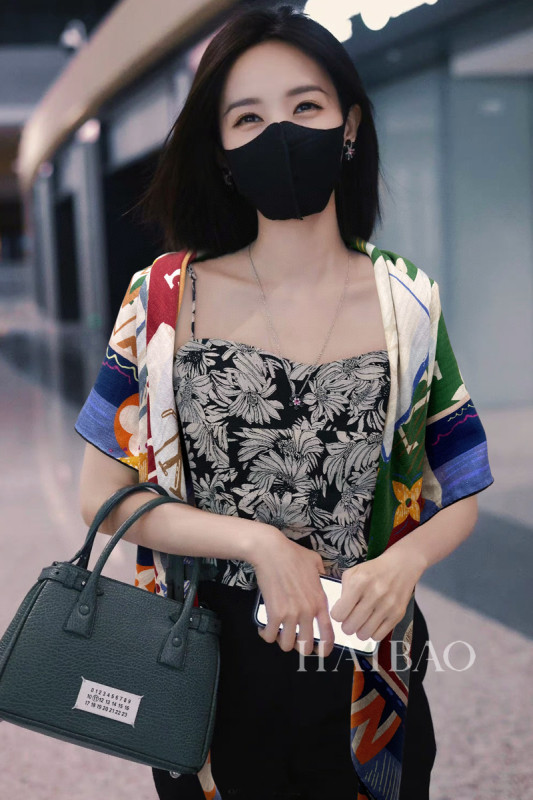 Streetwear Scarf LV 325682 SIZE:140*140cm