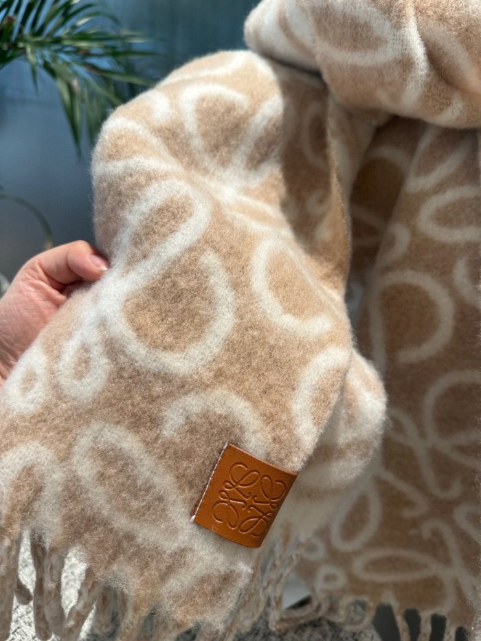 Streetwear Scarf Loewe 325633