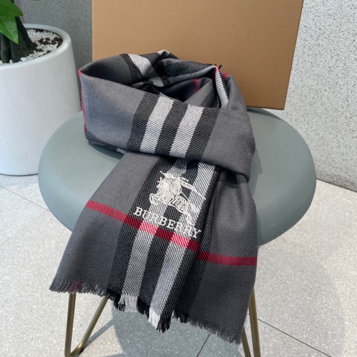 Streetwear Scarf BURBERRY 325622 size：32x180CM
