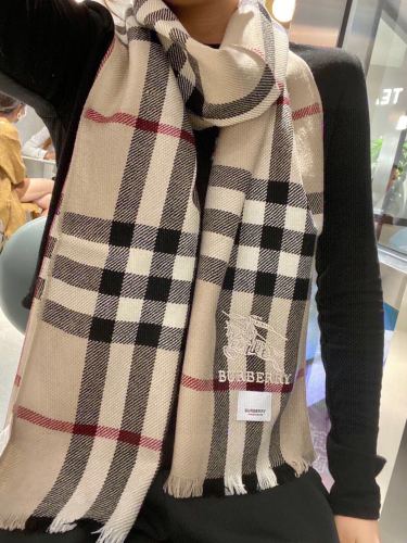 Streetwear Scarf BURBERRY 325621 size：180*32cm