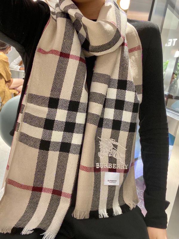 Streetwear Scarf BURBERRY 325621 size：180*32cm