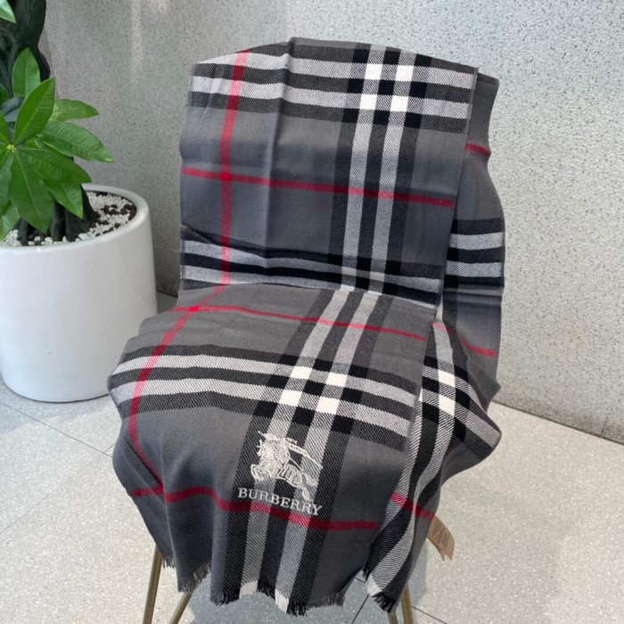 Streetwear Scarf BURBERRY 325622 size：32x180CM