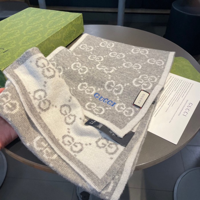 Streetwear Scarf GUCCI 325655 SIZE:30*180cm