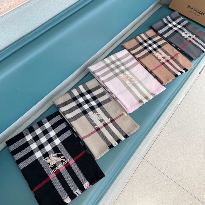 Streetwear Scarf BURBERRY 325621 size：180*32cm