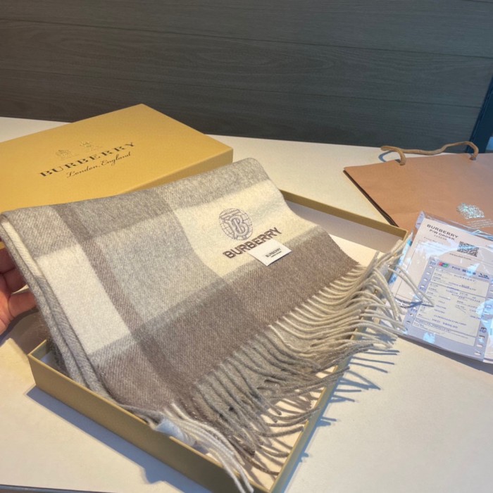 Streetwear Scarf BURBERRY 325651 size：30*168cm