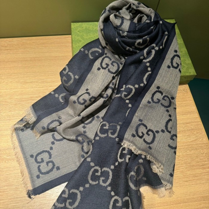 Streetwear Scarf GUCCI 325636 SIZE:210*70cm