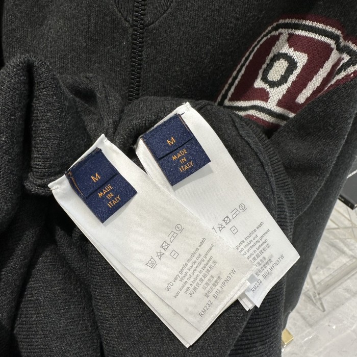 Clothes Louis Vuitton 1057