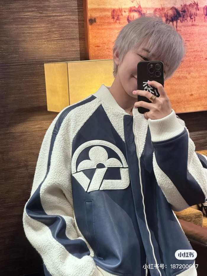 Clothes Louis Vuitton 1058