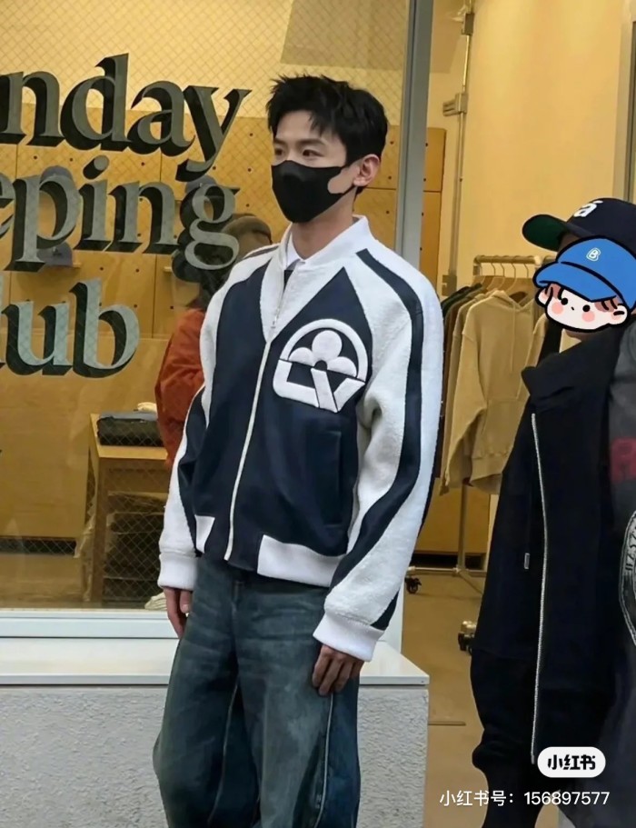 Clothes Louis Vuitton 1058