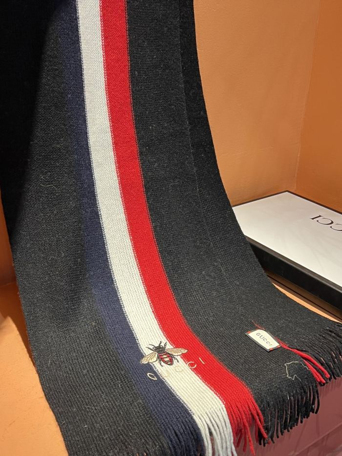 Streetwear Scarf GUCCI 325530 SIZE:30*180cm