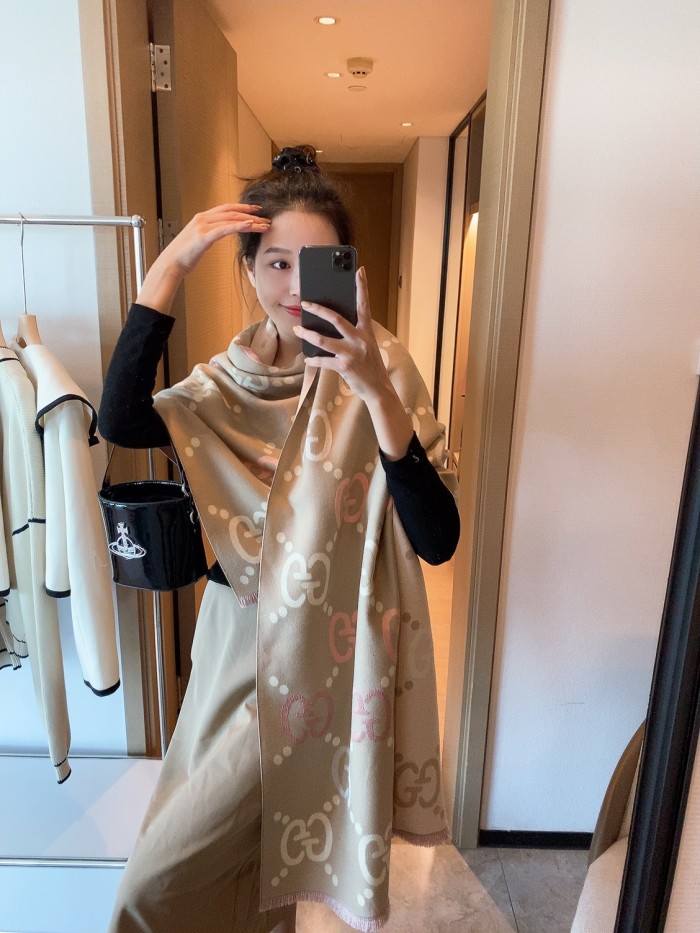 Streetwear Scarf GUCCI 325512