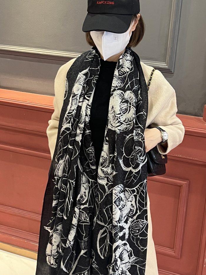 Streetwear Scarf CHANEL 325546 size:110*120cm