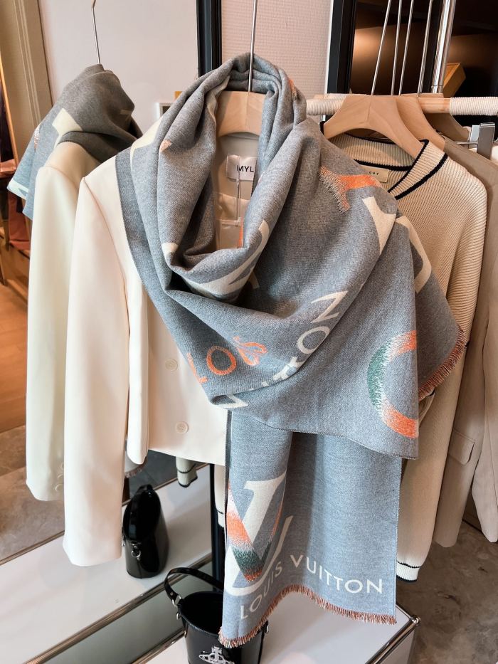 Streetwear Scarf LV 325518