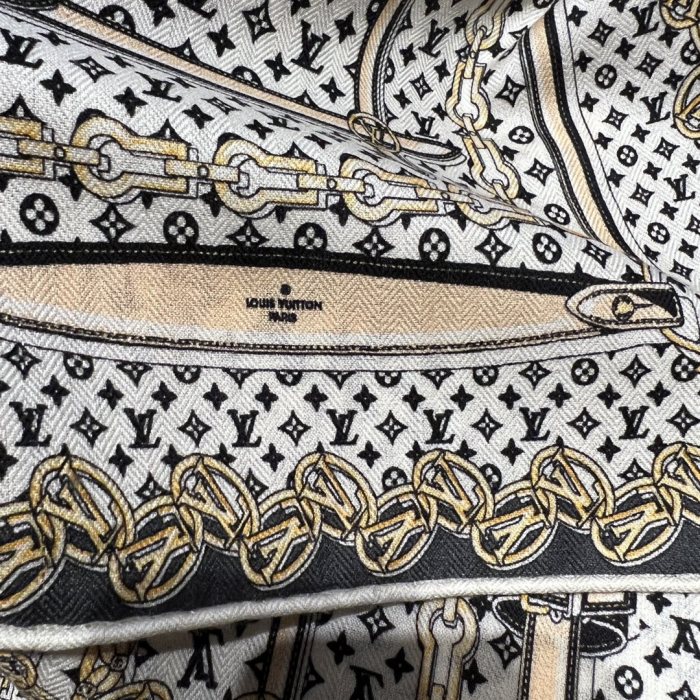 Streetwear Belt LV 325575 size:70*185cm