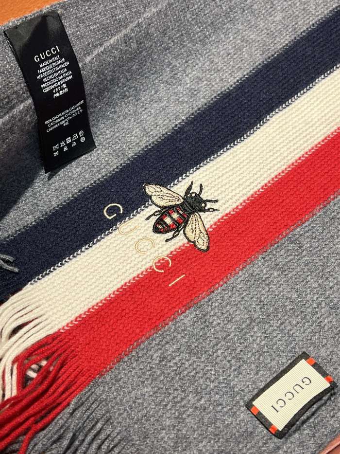 Streetwear Scarf GUCCI 325529 SIZE:30*180cm