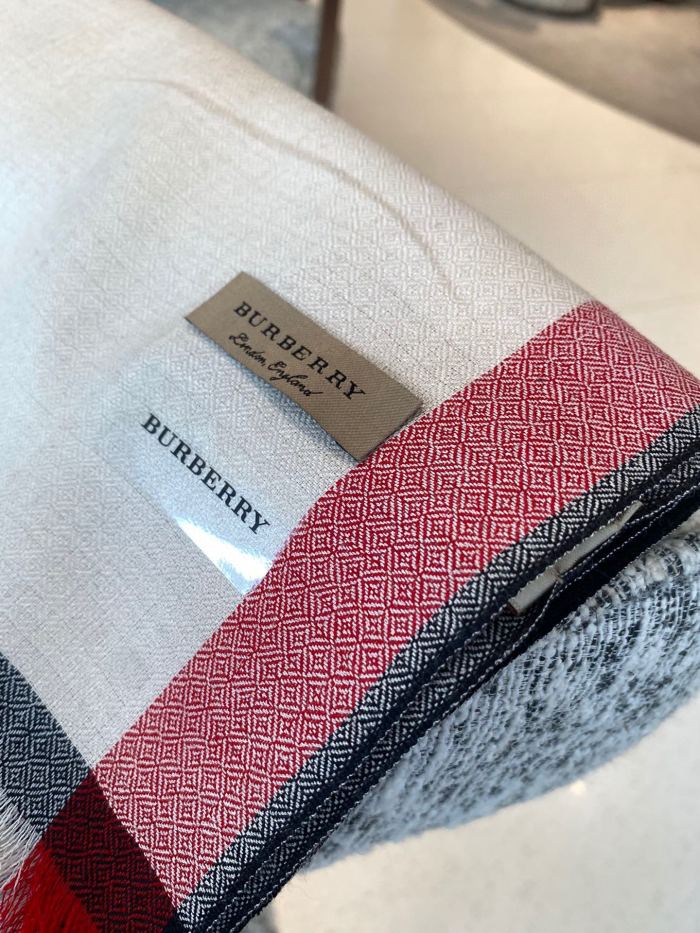 Streetwear Scarf BURBERRY 325465 size：70*200cm