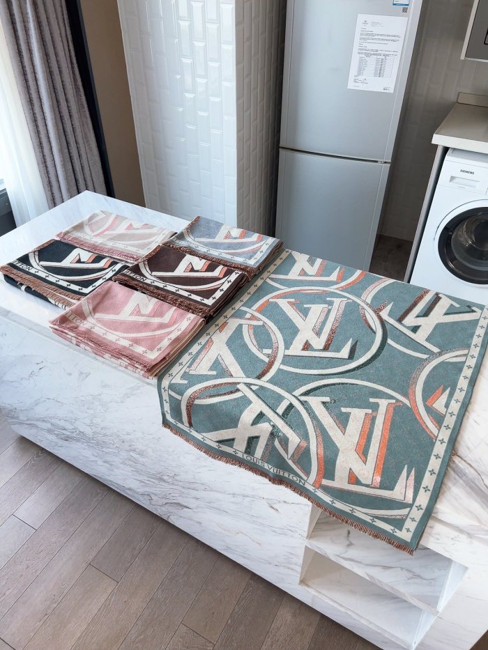 Streetwear Scarf LV 325522