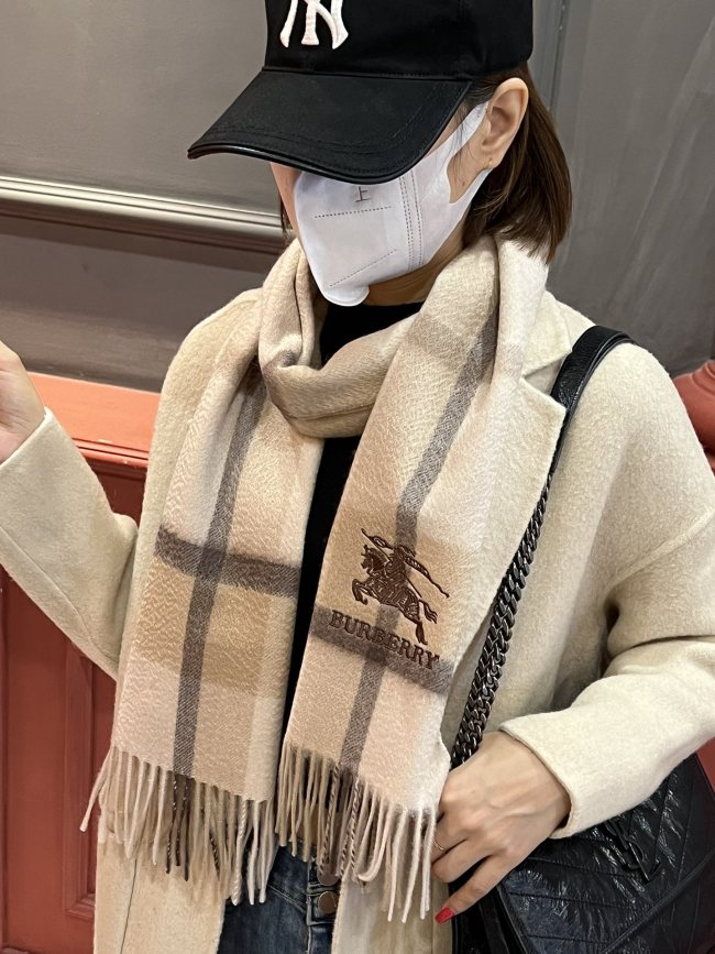 Streetwear Scarf BURBERRY 325536 size：32*180 cm